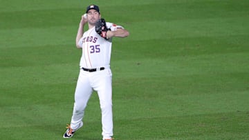 Oct 29, 2019; Houston, TX, USA; Houston Astros starting pitcher Justin Verlander (35) warms up