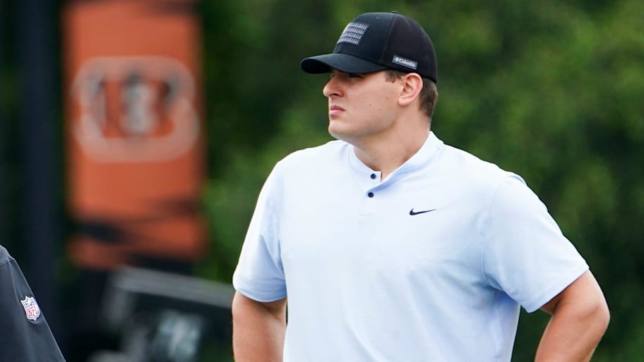 Cincinnati Bengals Trey Hendrickson makes an appearance at practice, Tuesday, May 13, 2025, at Kettering Health Practice Fields in Downtown Cincinnati. | Frank Bowen IV/The Enquirer / USA TODAY NETWORK via Imagn Images