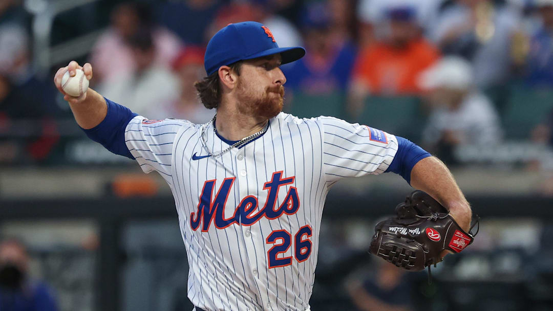 Aug 27, 2025; New York City, New York, USA; New York Mets starting pitcher Nolan McLean (26) delivers a pitch during the first inning against the Philadelphia Phillies at Citi Field. Mandatory Credit: Vincent Carchietta-Imagn Images