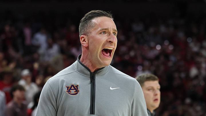 Feb 14, 2026; Fayetteville, Arkansas, USA; Auburn Tigers head coach Steven Pearl during the first half against the Arkansas Razorbacks at Bud Walton Arena. Mandatory Credit: Nelson Chenault-Imagn Images