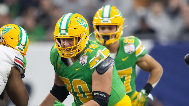 Jan 1, 2024; Glendale, AZ, USA; Oregon Ducks offensive lineman Charlie Pickard (70) against the Liberty Flames during the 202