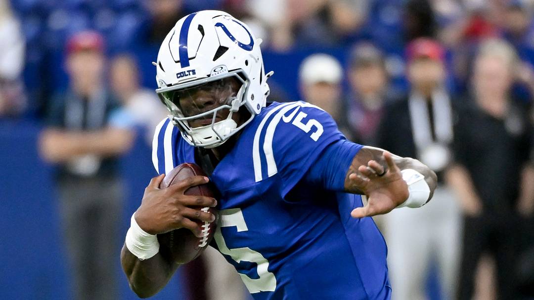 Indianapolis Colts quarterback Anthony Richardson Sr. (5) runs the ball against the Atlanta Falcons during the second half at Lucas Oil Stadium.