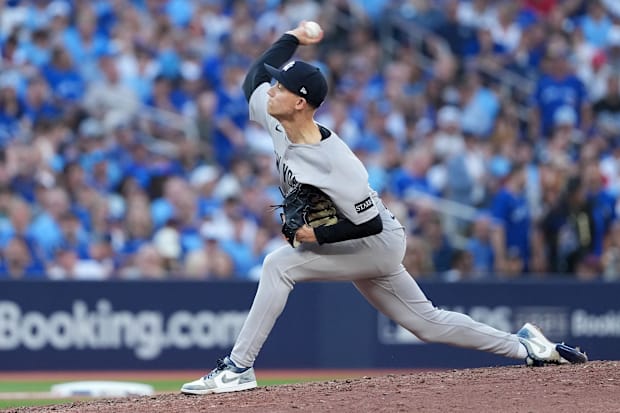 New York Yankees pitcher Luke Weaver