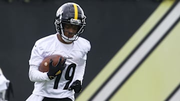 May 26, 2022; Pittsburgh, PA, USA; Pittsburgh Steelers wide receiver Calvin Austin III (19)