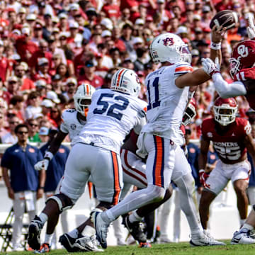Oklahoma linebacker Kobie McKinzie