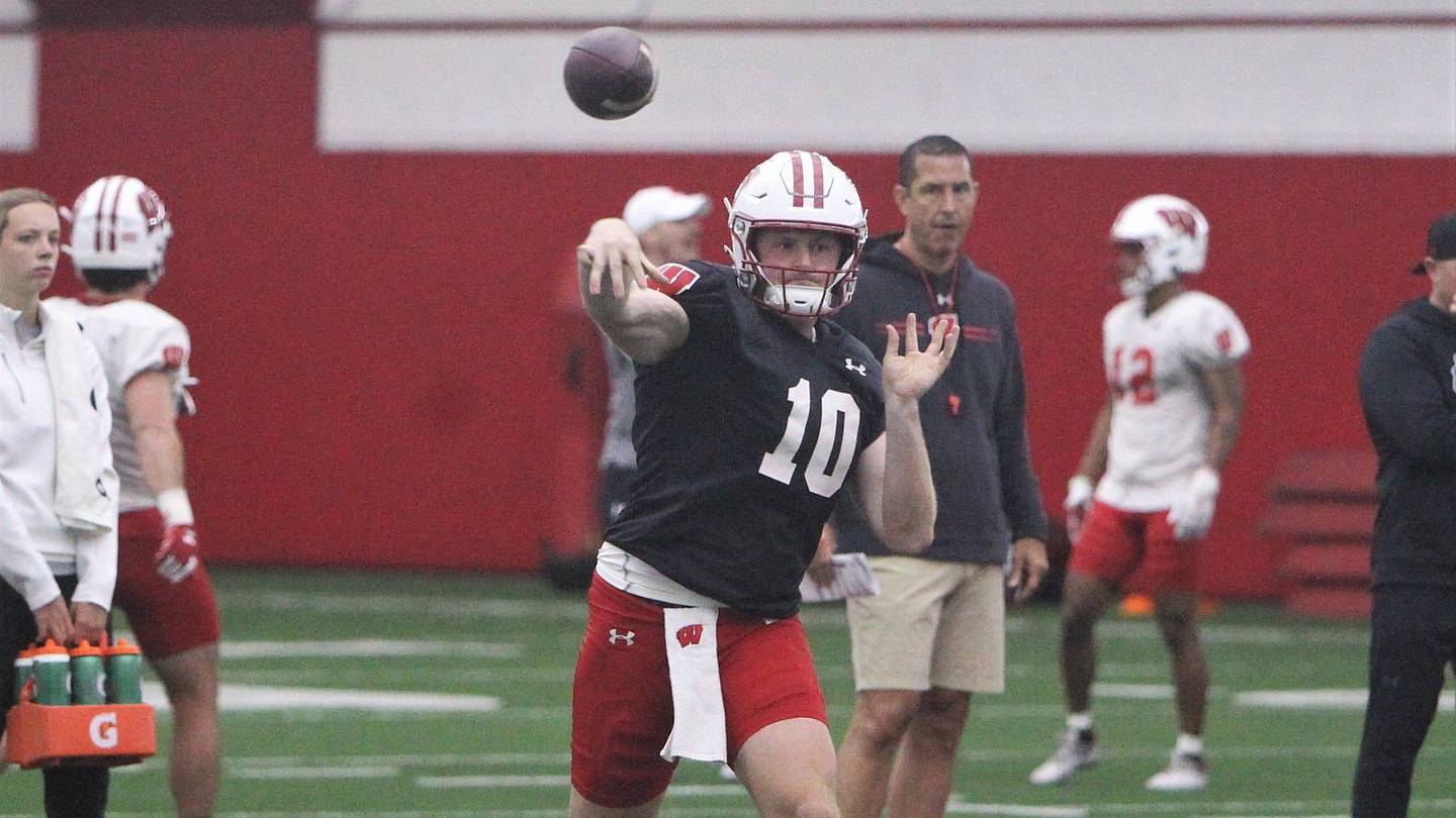 Way-too-early Big Ten quarterback rankings: Can Tyler Van Dyke elevate the Badgers? - Vimarsana News