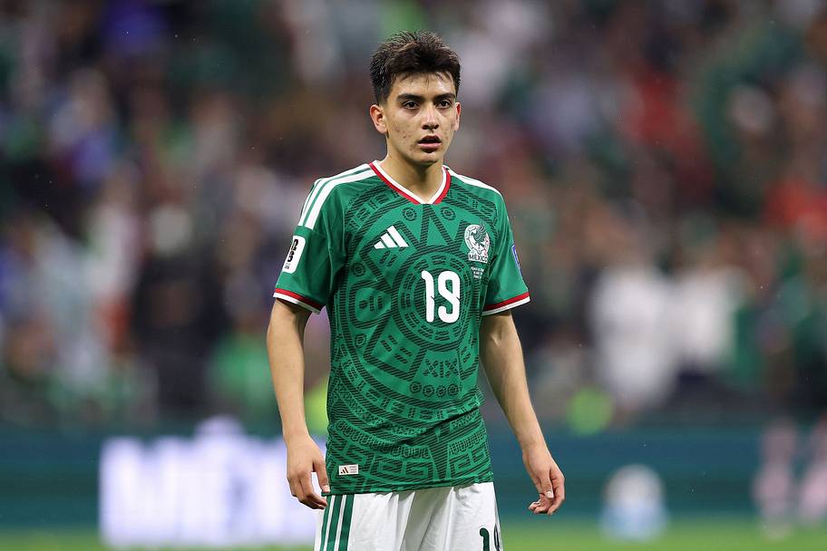 Gilberto Mora  