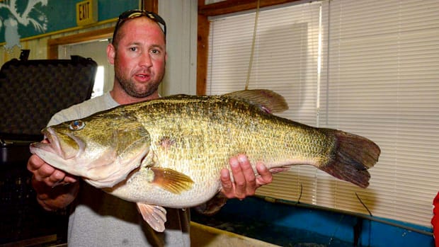 The lake record is this 15.18 pound giant caught in March of 2015. 