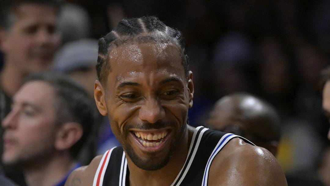 Jan 24, 2023; Los Angeles, California, USA; Los Angeles Clippers forward Kawhi Leonard (2) reacts in the second half against the Los Angeles Lakers at Crypto.com Arena. Mandatory Credit: Jayne Kamin-Oncea-Imagn Images