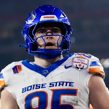 Dec 31, 2024; Glendale, AZ, USA; Boise State Broncos tight end Matt Lauter (85) against the Penn State Nittany Lions during the Fiesta Bowl at State Farm Stadium. Mandatory Credit: Mark J. Rebilas-Imagn Images