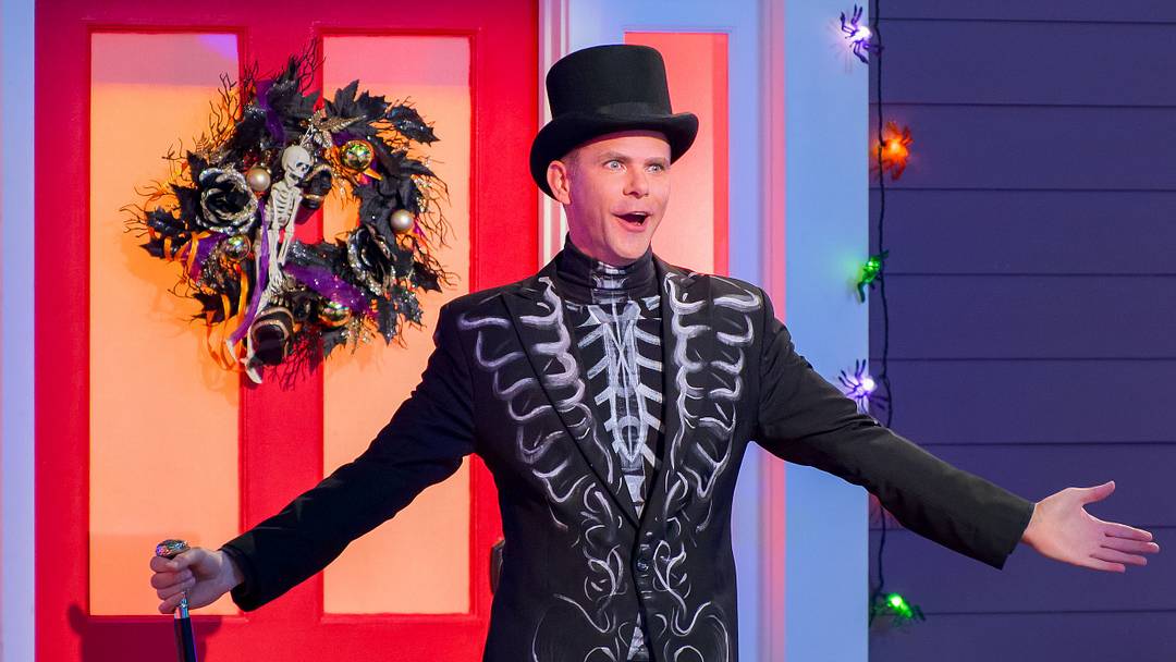 Host Mikey Day in episode 201 of IS IT CAKE?: HALLOWEEN.
