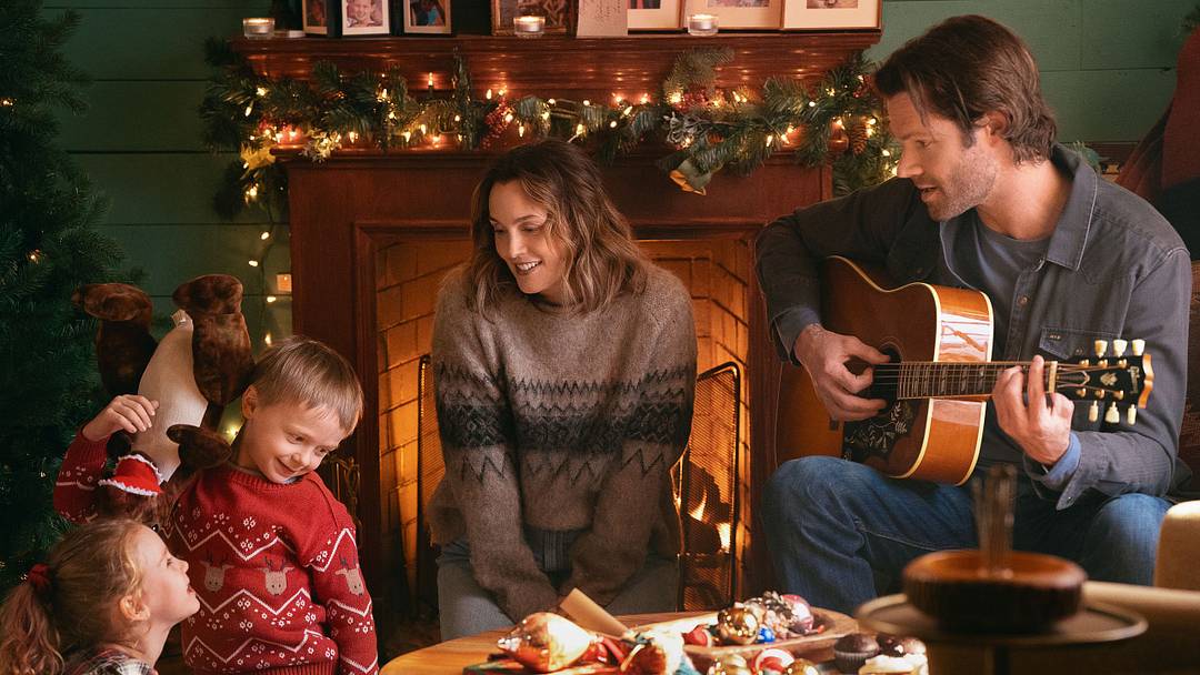Guarding Stars. (L-R) Zoe Kosovic as Clementine, Henrik Bosovich as Wyatt, Leighton Meester as Hannah and Jared Padalecki as Jack in Guarding Stars. 