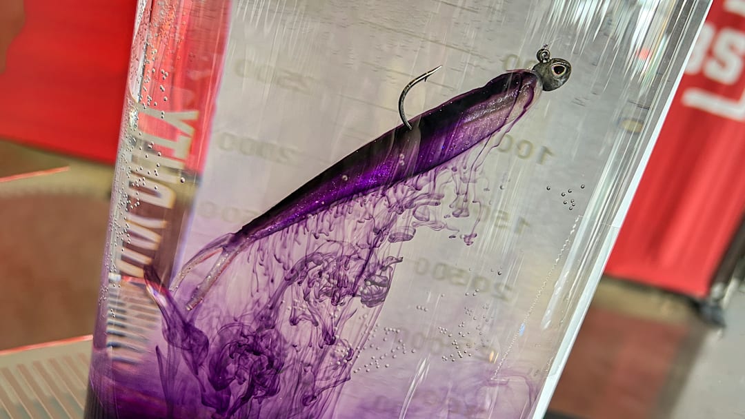 Dye was added to the scent powder for this demo only, but it paints a dramatic picture of how this baits leaves a scent trail to convince wary bass to bite.