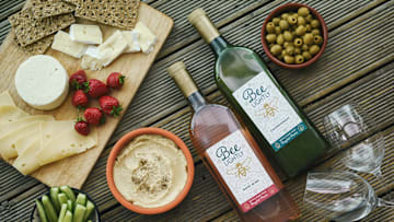 Bee Lightly wine by Albertsons Co