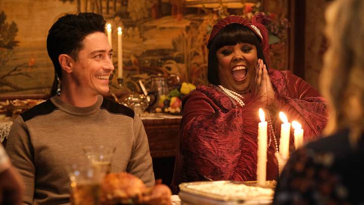 “Planes, Shanes and Automobiles” – Ghosts. Pictured (L-R): Ben Feldman and Kyle and Danielle Pinnock as Alberta. 