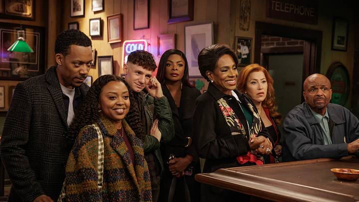 IT’S ALWAYS SUNNY IN PHILADELPHIA — “The Gang F***s Up Abbott Elementary” — Season 17, Episode 1 — Pictured (L-R): Tyler James Williams as Gregory Eddie, Quinta Brunson as Janine Teagues, Chris Perfetti as Jacob Hill, Quinta Janelle James as Ava Coleman, Sheryl Lee Ralph as Barbara Howard, Lisa Ann Walter as Melissa Schemmenti, William Stanford Davis as Mr. Johnson. CR: Steve Swisher/FX