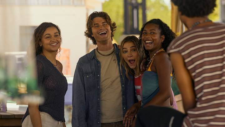 Outer Banks. (L to R) Madison Bailey as Kiara, Chase Stokes as John B, Madelyn Cline as Sarah Cameron, Carlacia Grant as Cleo in episode 505 of Outer Banks. Cr. Jackson Lee Davis/Netflix © 2026