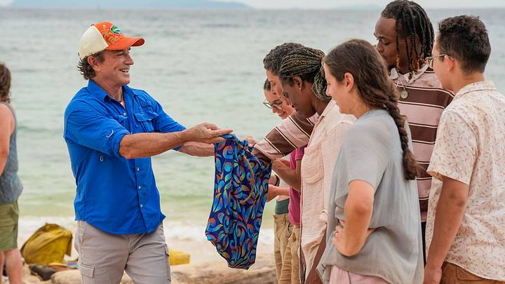 (L-R): Jeff Probst, Linnea Capobianco, Kristin Flickinger, Sharonda Cox, Alexis Levine, Ori Jean-Charles, Cristian Chavez in Survivor season 51 episode 4