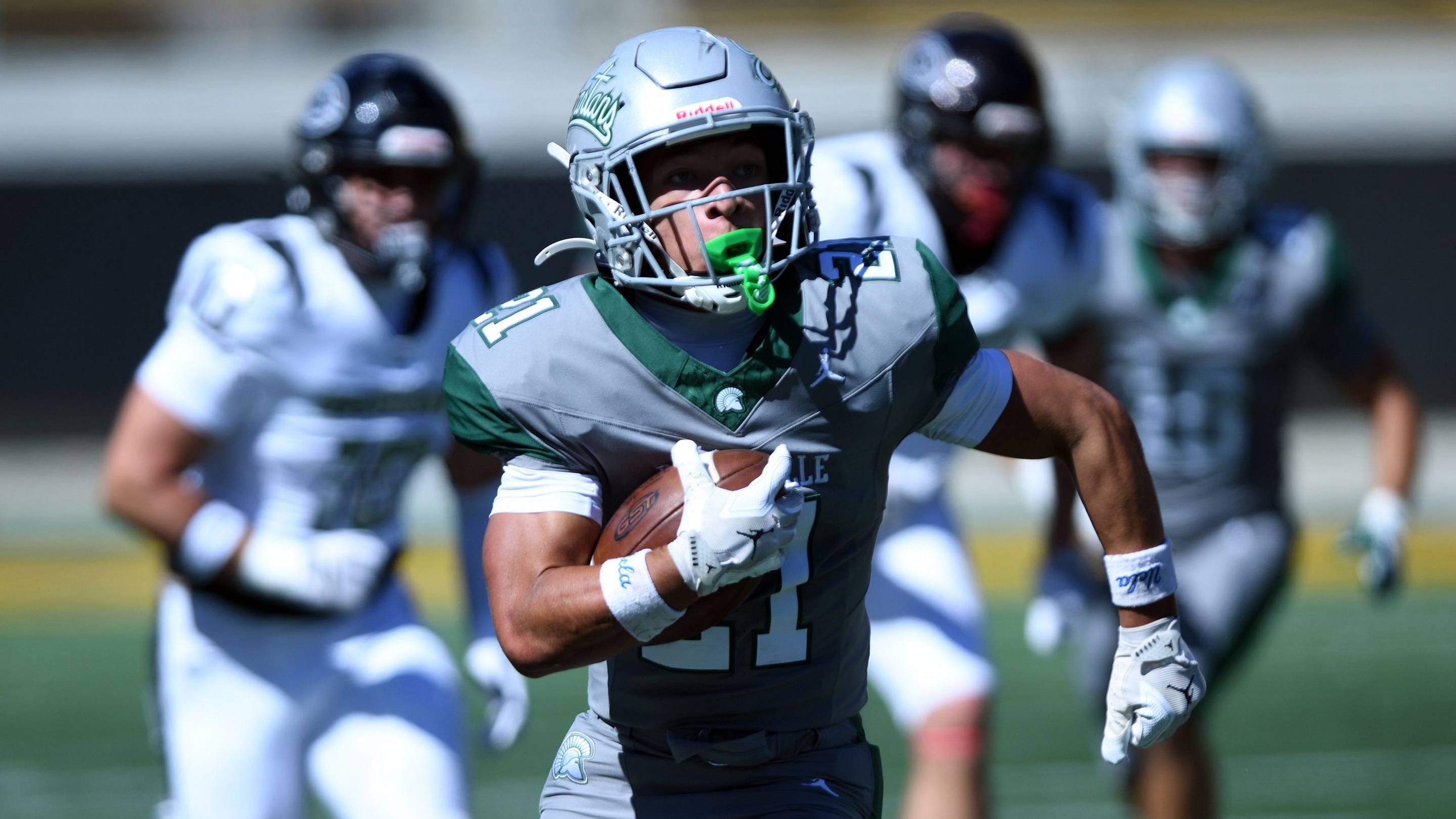 5 Takeaways: De La Salle's back-and-forth win over Centennial in first 151 Football Showcase as good as it gets