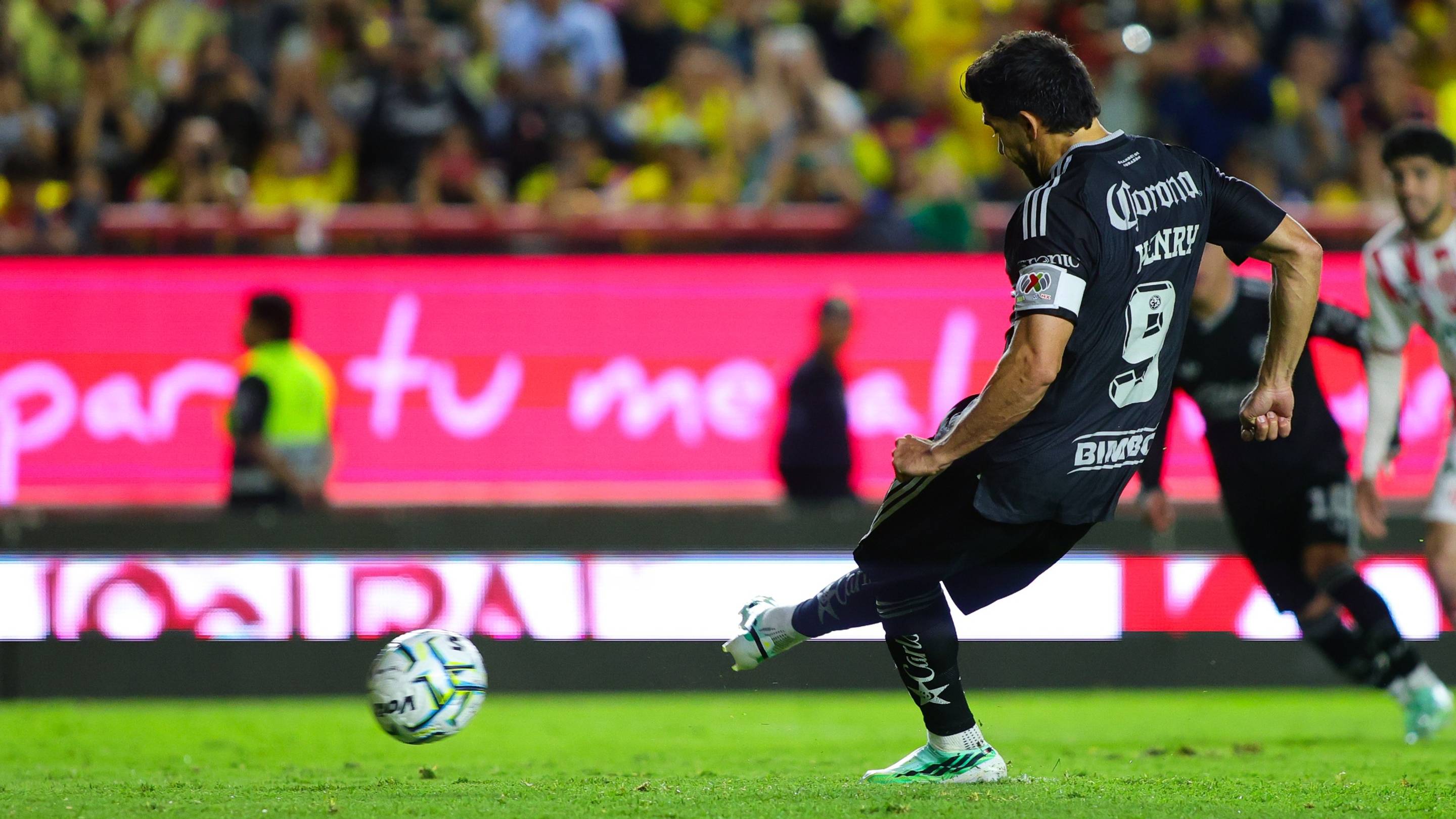 ¿Más rigurosos? Árbitros marcan 12 penales en la Jornada 10 y rompen récord en Liga MX