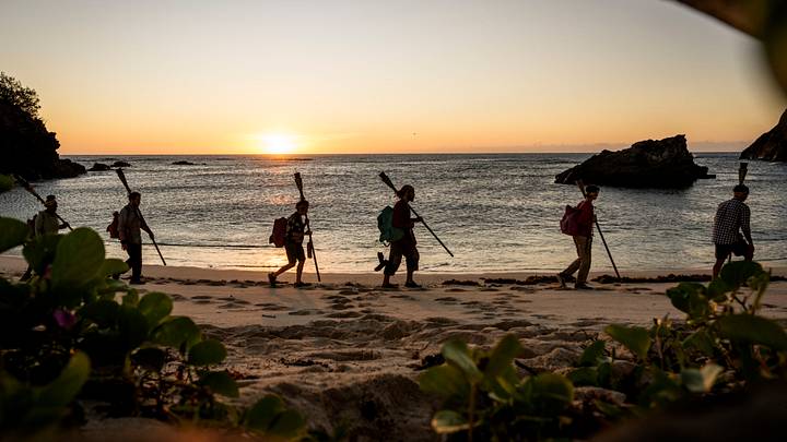 “Inconceivable” – This week’s immunity challenge is riddled with frustration, putting slow and steady gameplay to the test. As the race to $2M draws closer, idols and advantages come to the forefront. Then, a self proclaimed “rat” at the Manulevu camp spills information in hopes of leading to personal triumph, on SURVIVOR 50, Wednesday, May 13 Photo: Robert Voets/CBS ©2025 CBS Broadcasting, Inc. All Rights Reserved.