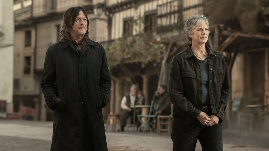 Norman Reedus as Daryl Dixon, Melissa McBride as Carol Peletier – The Walking Dead: Daryl Dixon _ Season 3, Episode 4 – Photo Credit: Manuel Fernandez-Valdes/AMC Norman Reedus as Daryl Dixon, Melissa McBride as Carol Peletier – The Walking Dead: Daryl Dixon _ Season 3, Episode 4 – Photo Credit: Manuel Fernandez-Valdes/AMC
