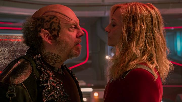 L-R: Paul Giamatti as Nus Braka and Holly Hunter as Chancellor Nahla Ake in season 1 , episode 1 of Star Trek: Starfleet Academy streaming on Paramount+. Photo Credit: Brooke Palmer/Paramount+