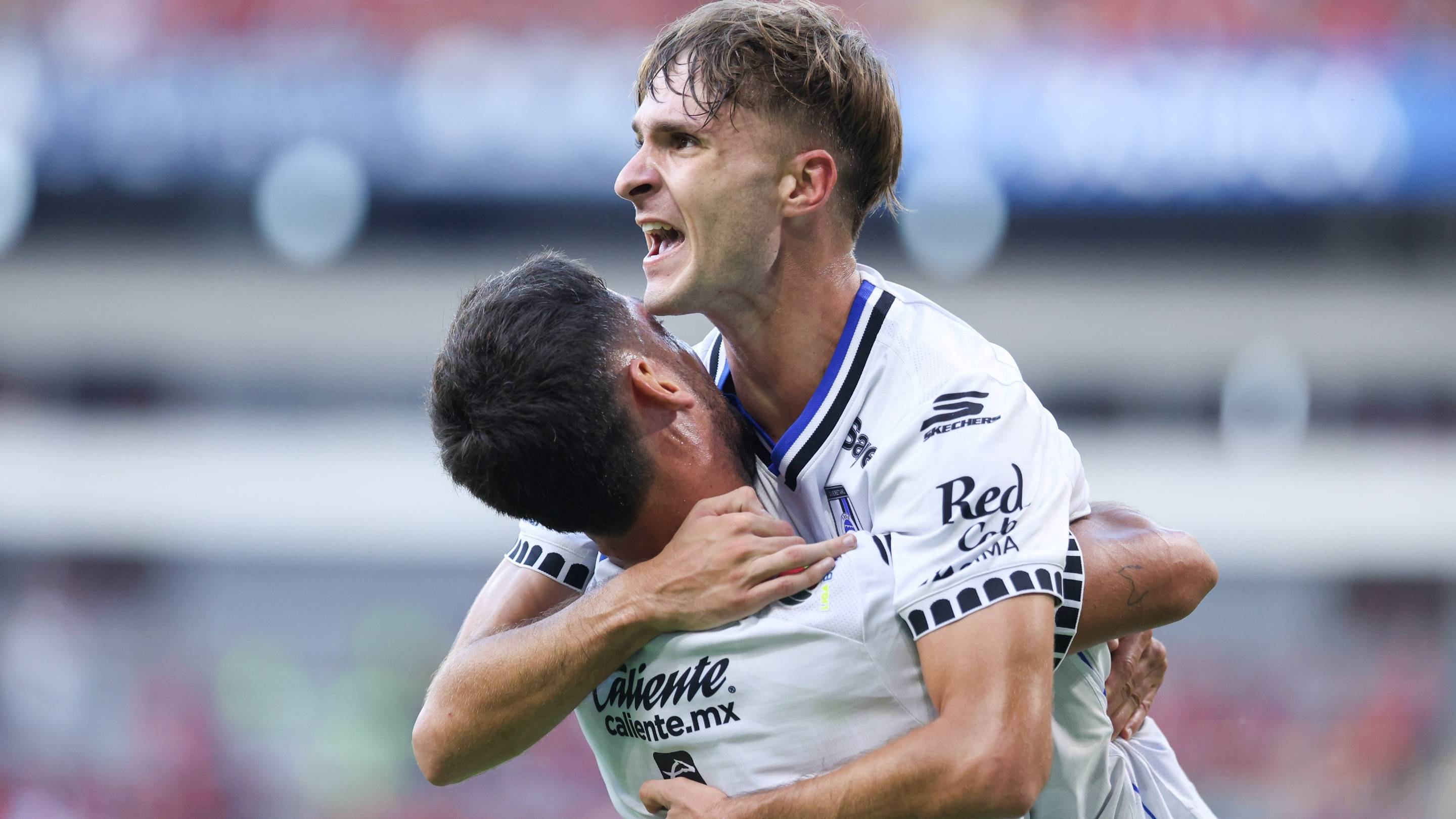 Atlas sufrió dos accidentes y Querétaro silenció el Jalisco con triunfo 3-1