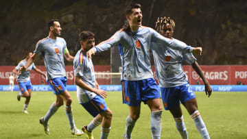 Jugadores de la selección española celebran un gol