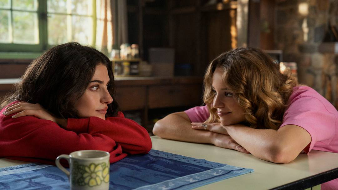 Annie Jacobson (Ella Rubin) and Oona (Bo Bragason) in STERLING POINT. Photo Credit: Sabrina Lantos/Prime Video