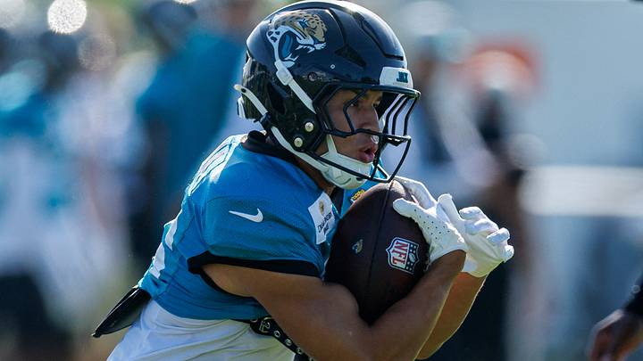 Aug 13, 2026; Metairie, LA, USA;  Jacksonville Jaguars wide receiver Trebor Peña (86) against the New Orleans Saints during a joint scrimmage during at Ochsner Sports Performance Center. 