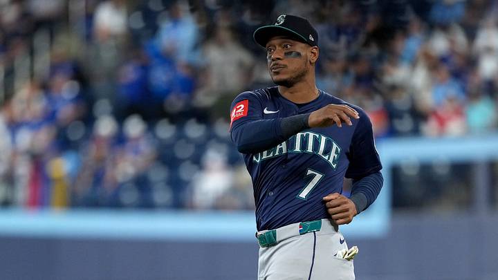 Oct 20, 2025; Toronto, Ontario, CAN; Seattle Mariners second baseman Jorge Polanco (7) warms up before game seven of the ALCS round for the 2025 MLB playoffs against the Toronto Blue Jays at Rogers Centre. Mandatory Credit: Nick Turchiaro-Imagn Images