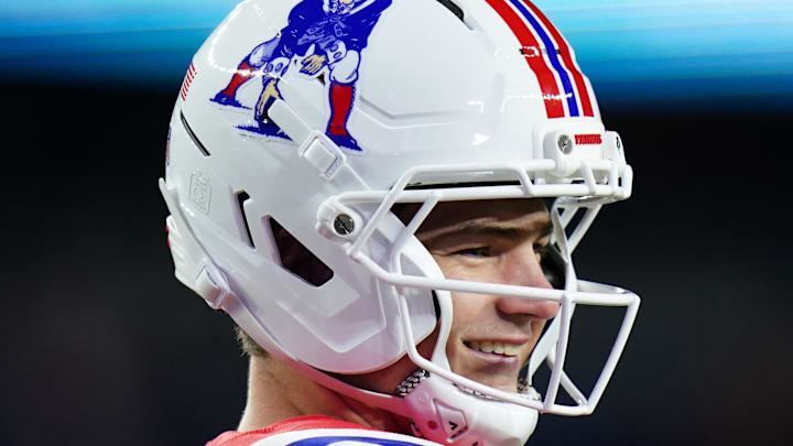 Dec. 1, 2025; Foxborough, Massachusetts, USA; New England Patriots quarterback Drake Maye (10) is seen during warmups prior to the game against the New York Giants at Gillette Stadium. Dec. 1, 2025; Foxborough, Massachusetts, USA; New England Patriots quarterback Drake Maye (10) is seen during warmups prior to the game against the New York Giants at Gillette Stadium.