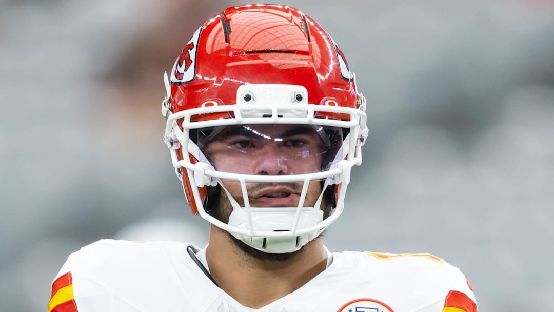 Aug 9, 2025; Glendale, Arizona, USA; Kansas City Chiefs tight end Jared Wiley (12) against the Arizona Cardinals during a preseason NFL game at State Farm Stadium.