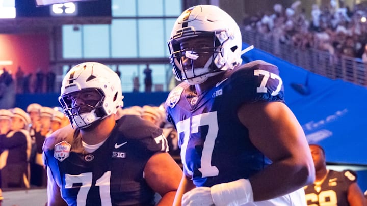 Penn State Nittany Lions offensive linesman Sal Wormley (77)