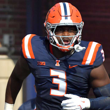 Oct 12, 2024; Champaign, Illinois, USA;  Illinois Fighting Illini linebacker Alec Bryant (3) before game against the Purdue Boilermakers at Memorial Stadium. Mandatory Credit: Ron Johnson-Imagn Images