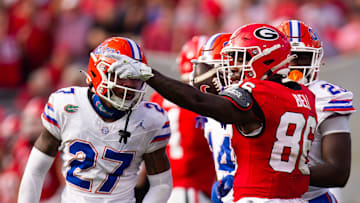Georgia Bulldogs wide receiver Dillon Bell (86) signals a first down during the first half at EverBank Stadium in Jacksonville, FL on Saturday, November 2, 2024. [Doug Engle/Gainesville Sun]