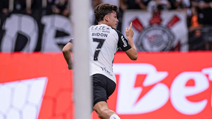 Bidon fez jogo discreto contra o Santos na Vila Belmiro