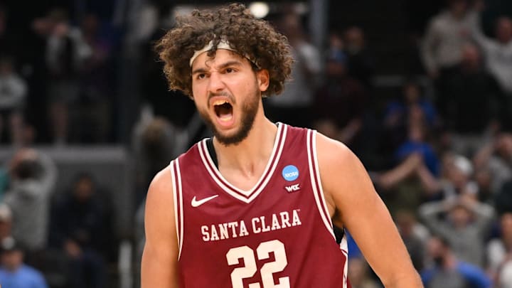 Santa Clara Broncos forward Allen Graves (22)