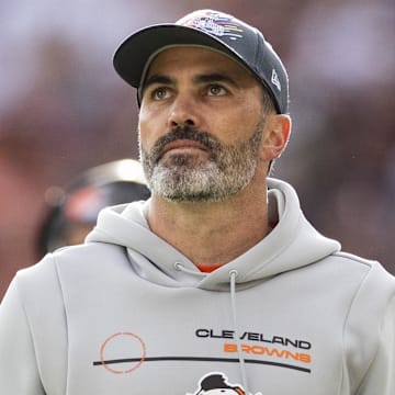 Oct 17, 2021; Cleveland, Ohio, USA; Cleveland Browns head coach Kevin Stefanski looks up at the scoreboard during the first quarter against the Cleveland Browns at FirstEnergy Stadium. Mandatory Credit: Scott Galvin-Imagn Images