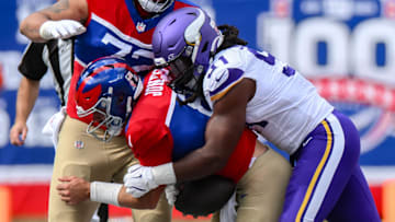 Minnesota Vikings OLB Pat Jones II (91) sacks New York Giants QB Daniel Jones (8)