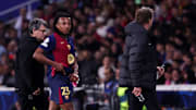 Koundé atua tanto na lateral quanto na zaga
