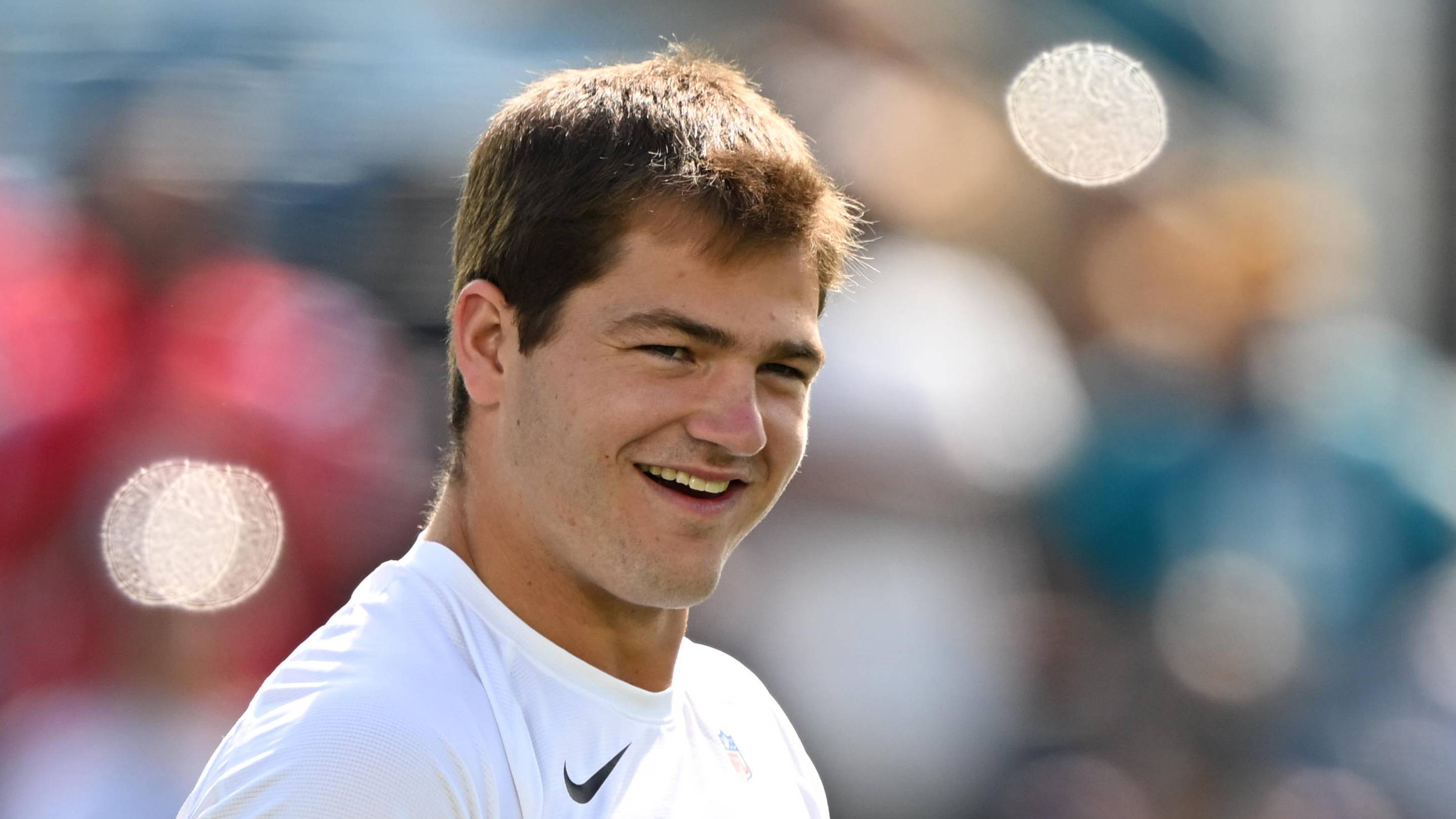 Drake Maye, Patriots put Bills’ AFC East grip at risk ahead of MNF