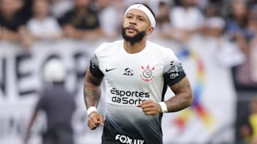 Memphis Depay estreou no Corinthians contra o Atlético-GO