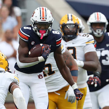 Auburn Tigers wide receiver Cam Coleman is an injury risk ahead of New Mexico game.