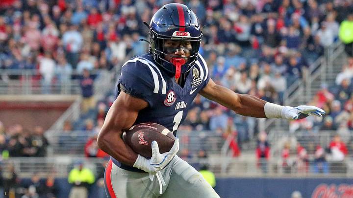 Mississippi Rebels wide receiver De'Zhaun Stribling (1)