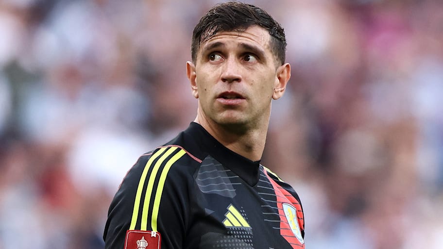 Emiliano Martínez could join the Red Devils. | IMAGO/Pro Sports Images