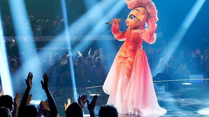 THE MASKED SINGER: Goldfish in the season 11 premiere episode of THE MASKED SINGER airing Wednesday, March 6 (8:00 PM - 9:02 PM ET/PT) on FOX. CR: Michael Becker / FOX. ©2024 FOX Media LLC.
