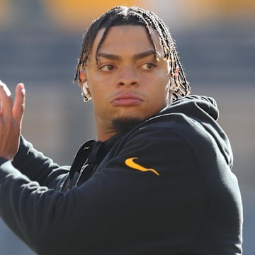 Pittsburgh Steelers quarterback Justin Fields (2) warms up before the game against the Cleveland Browns at Acrisure Stadium.