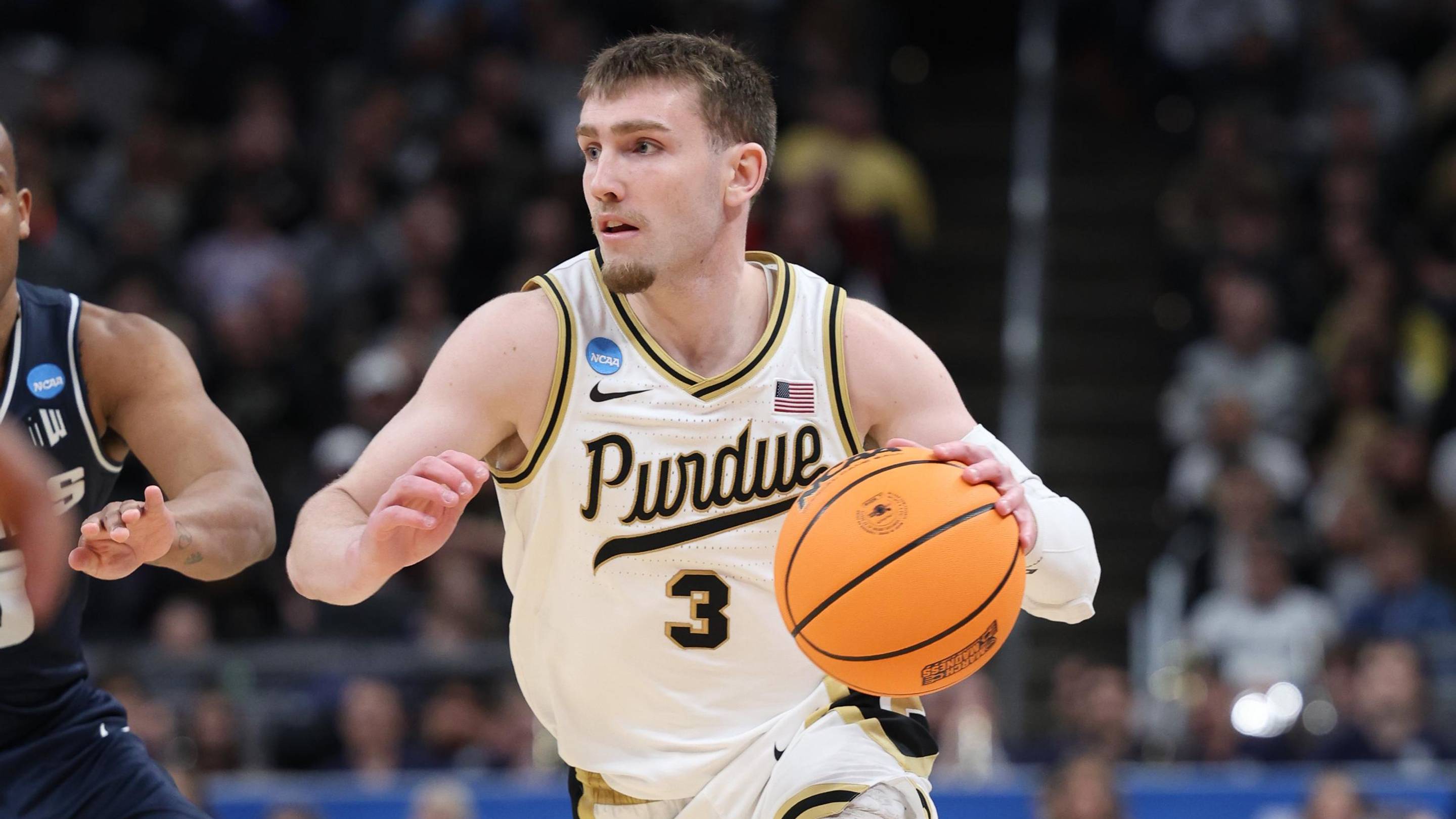 Purdue Boilermakers guard Braden Smith (3) dribbles against the Utah State Aggies.